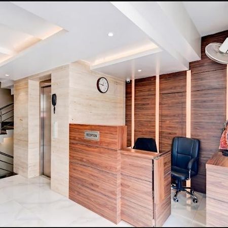 Triton Inn Лакнау Екстериор снимка